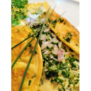 Omelette aux fines herbes.